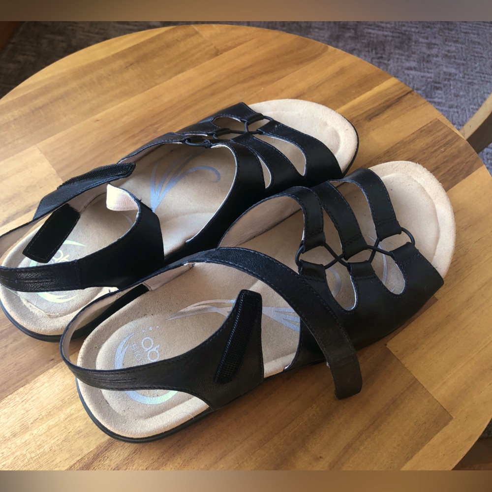 Abeo black leather sandals with a built in metatarsal orthotic. Size 9.